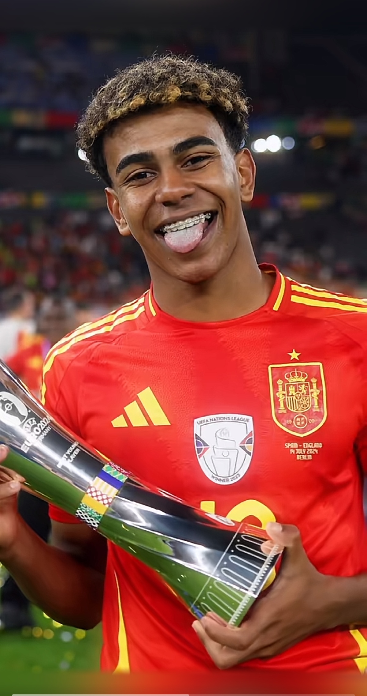 CBA比赛精彩瞬间：深圳队绝杀广东,（深圳压哨绝杀广东：CBA上演惊险一幕）