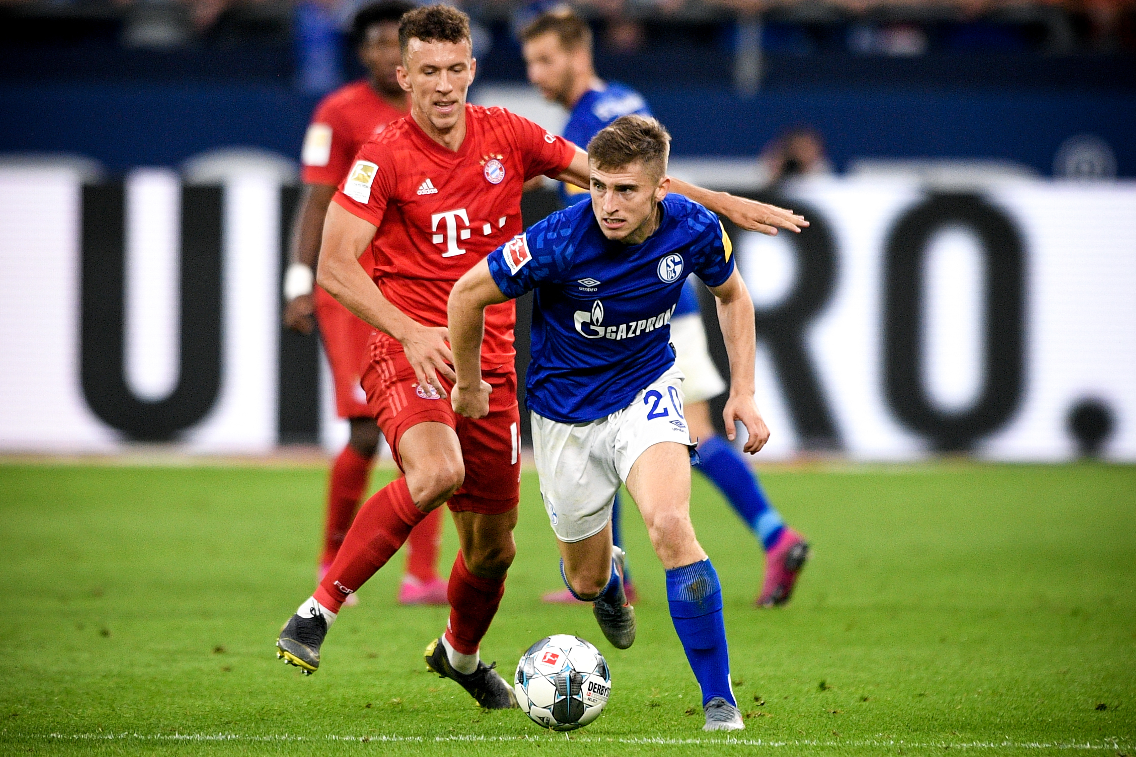 仍有很大兴趣！若萨拉赫愿意离开，沙特球队愿意“接盘”（兴趣不减！萨拉赫若点头离队，沙特俱乐部将果断出手）