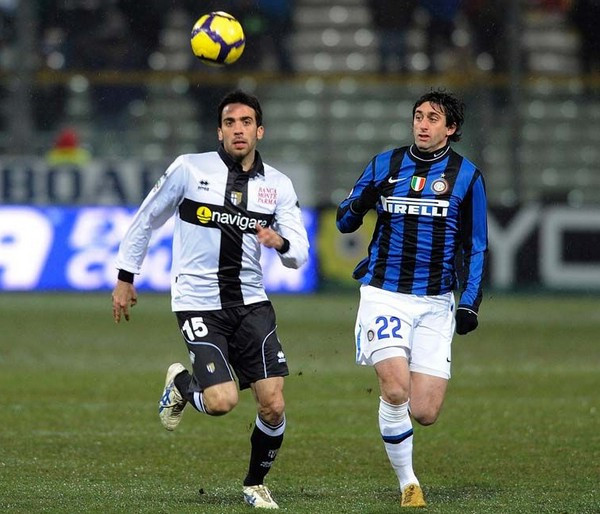 世体：弗里克对球队防守不满意，这赛季造越位成功次数少多了（世体：弗里克对防线表现不满，本季成功造越位次数大幅减少）