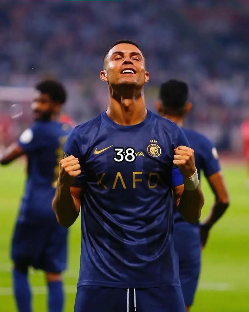 德保罗夺得职业生涯首个联赛冠军，此前已拿下世界杯+美洲杯（德保罗职业生涯首次问鼎联赛，此前已加冕世界杯与美洲杯）