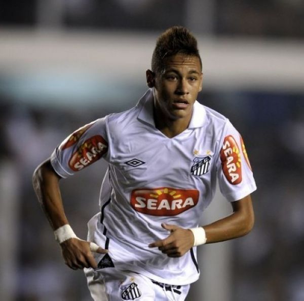 梅开二度，弗格森成为第3位代表意大利球队欧战进球的爱尔兰人（弗格森梅开二度，成第三位代表意大利球队在欧战进球的爱尔兰球员）