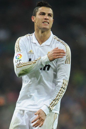 国乒三连冠 感恩幕后英雄（国乒豪取三连冠，致敬幕后功臣）